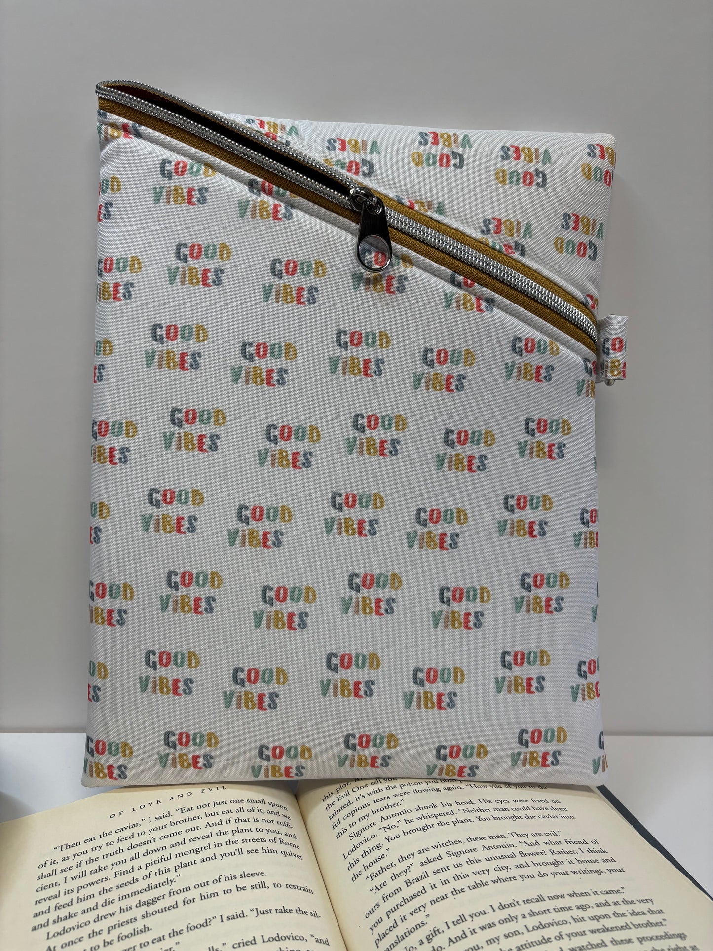 Water Resistant Hemingway Pouch